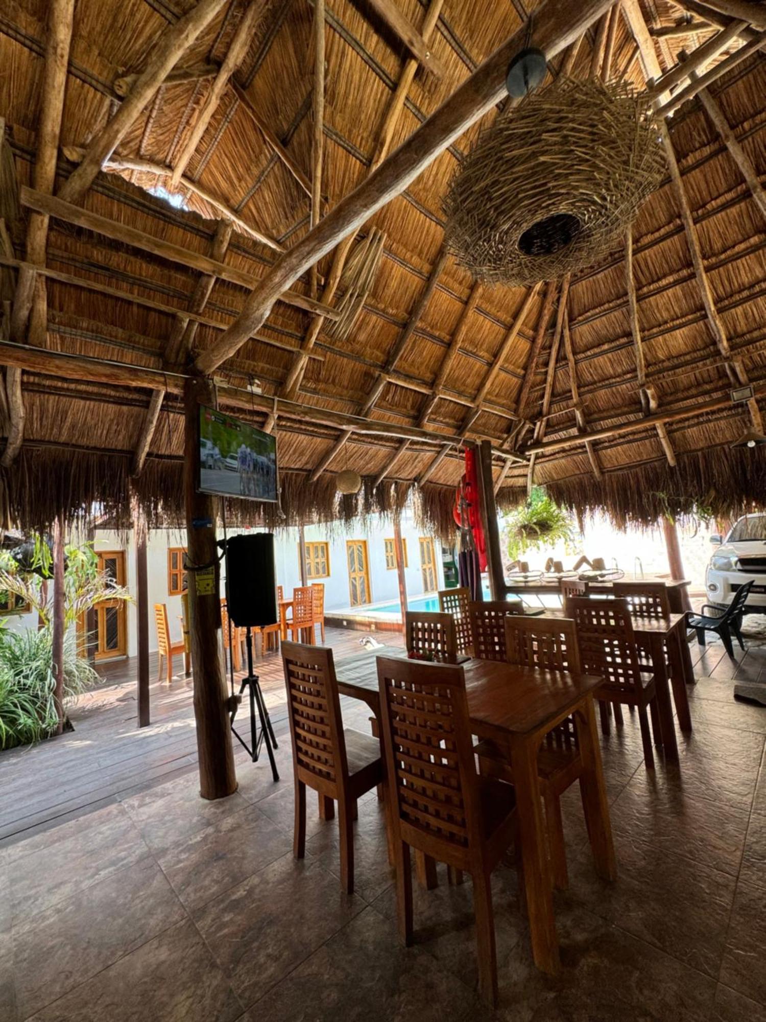 Hostal Nibuni 팔로미노 외부 사진
