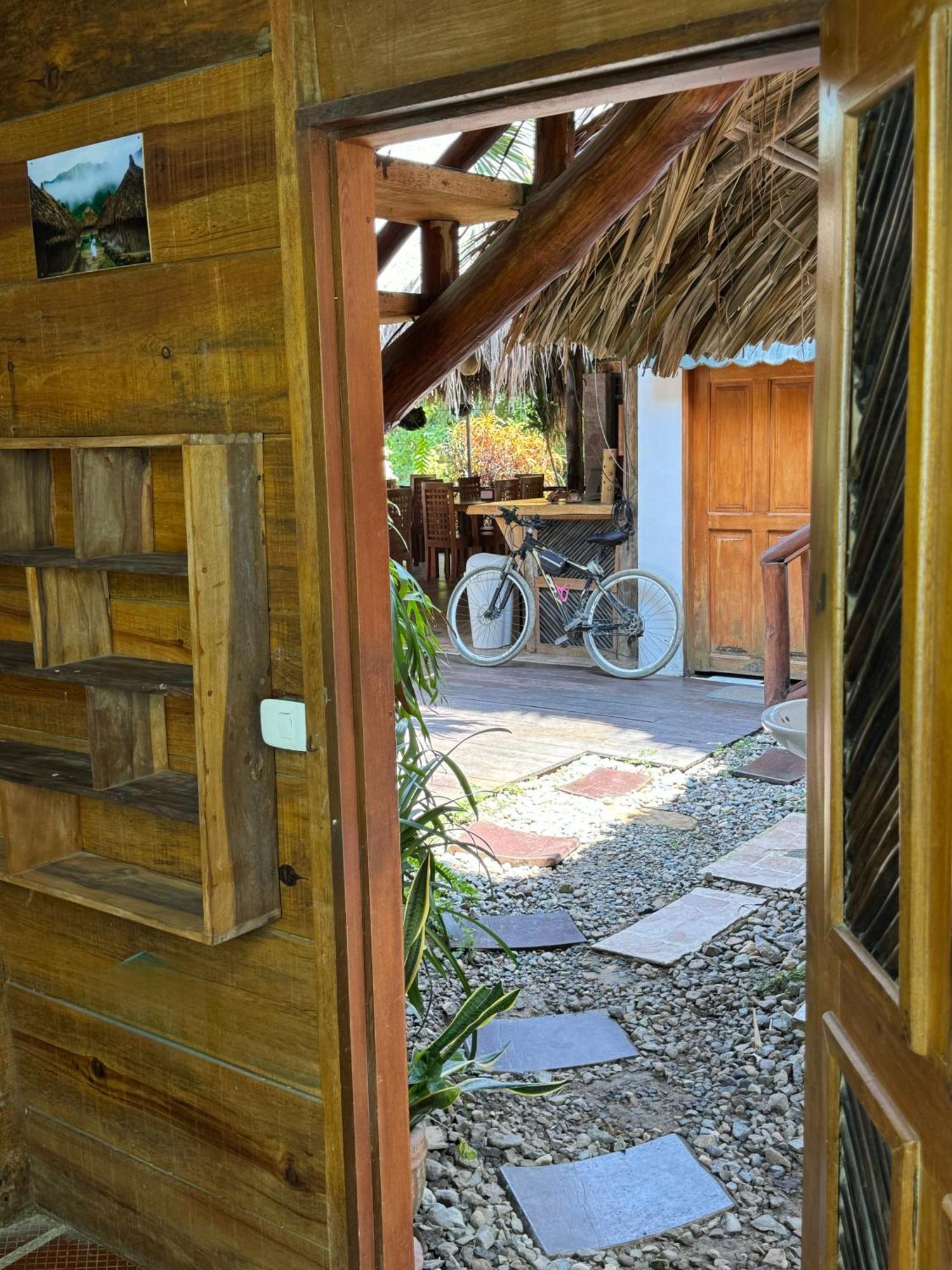 Hostal Nibuni 팔로미노 외부 사진